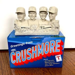 Texas Rangers Mt. Crushmore baseball statue New